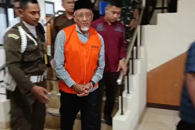 Kejari Tahan Eks Bupati Sleman Sri Purnomo Terkait Korupsi Dana Hibah Pariwisata