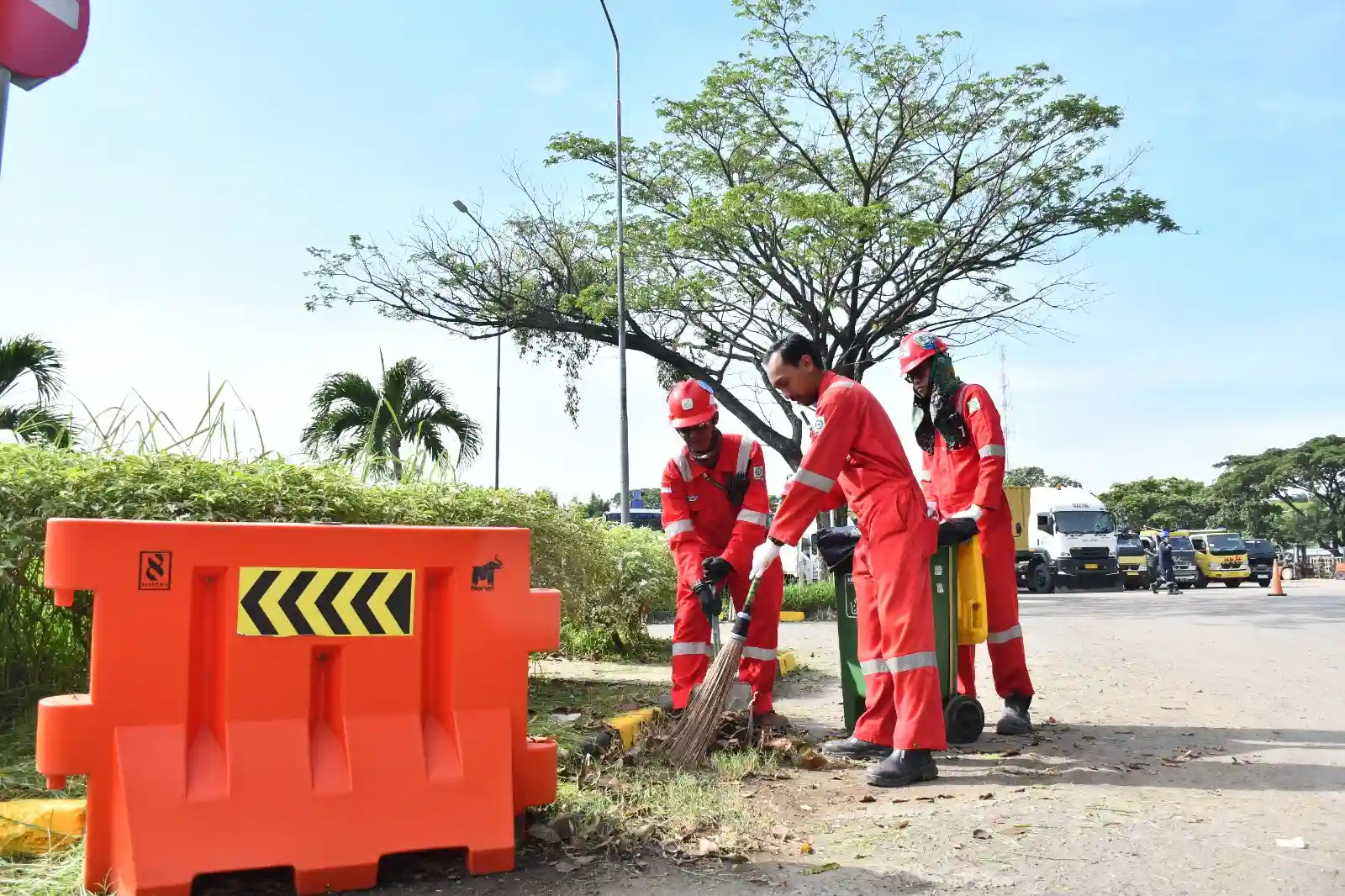 Jumat Bersih Pertamina Balongan Perkuat Budaya Safety